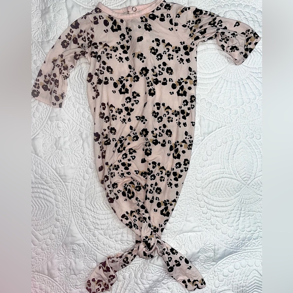 Mud Pie knotted sleeper gown 0-3 months